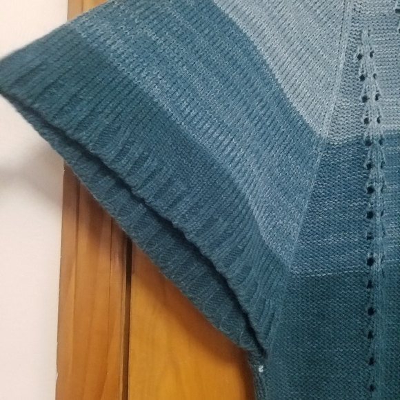 Sweater - Picture 2 of 4